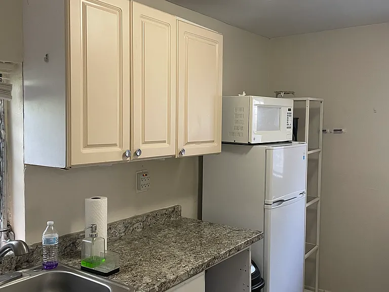 735 Flagami Blvd — Photo 6