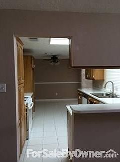 3rd image of 1513 Brookhollow Dr