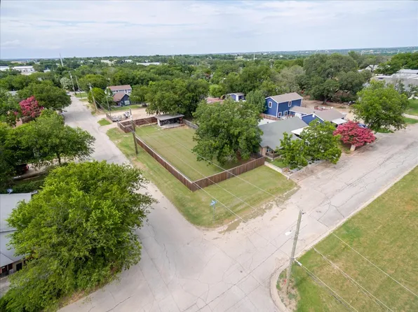 201 E 7th St, Weatherford, TX 76086