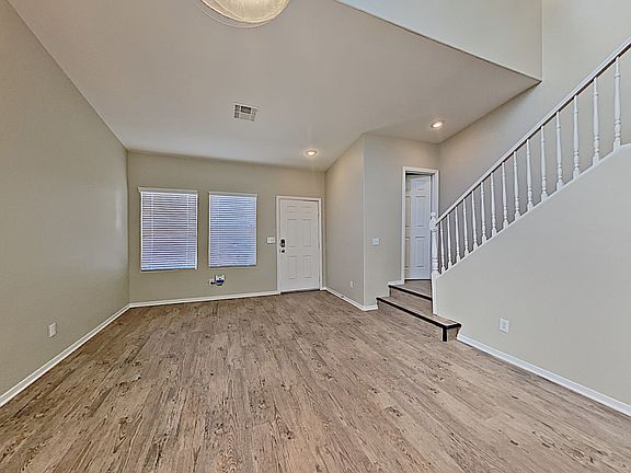 4th image of 509 E La Madre Way
