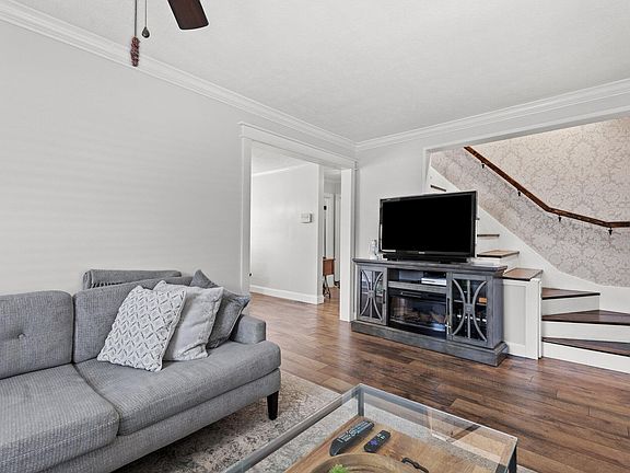 4th image of 503 Freeman Dr