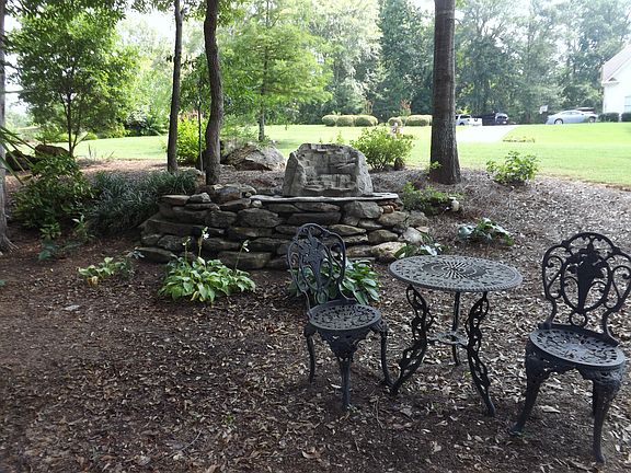 4th image of 60 Black Rock Ct