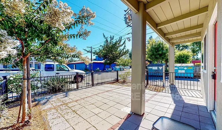 555 Dexter St #I — Photo 11