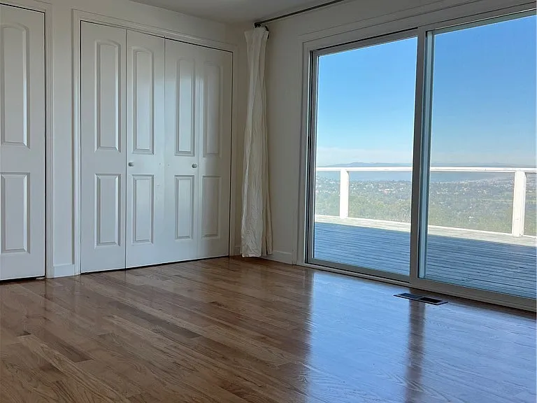 1 Martingale Dr — Photo 6