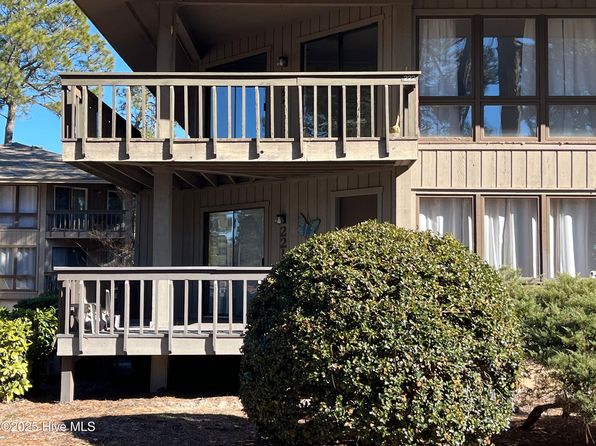 222 Foxkroft Dr