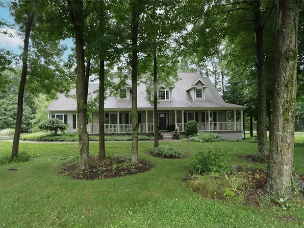 4418 Twin Pines Dr, Manlius, NY 13104