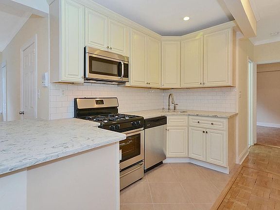 2nd image of 3750 Hudson Manor Ter #1E