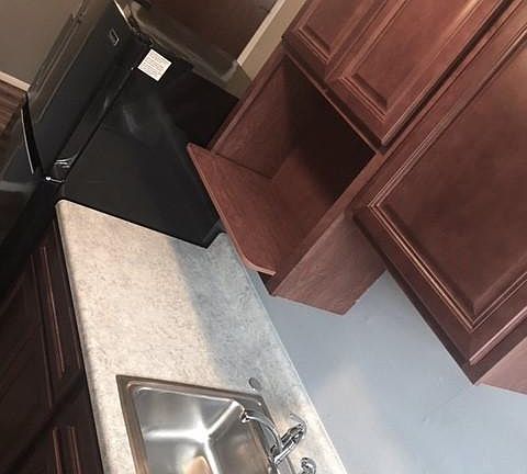 Blue Sky Apartments, Apt 7 - kitchen area