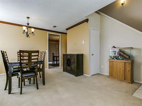 4th image of 819 Cascade Dr
