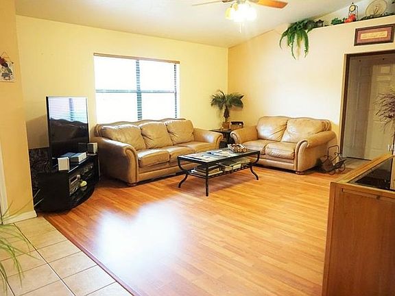 3rd image of 1134 Durham Dr