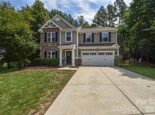 137 Poplin Pl, Lake Wylie, SC 29710