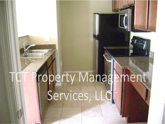 1 bed, 1.0 bath, 890 sqft, $1,099 — Photo 2