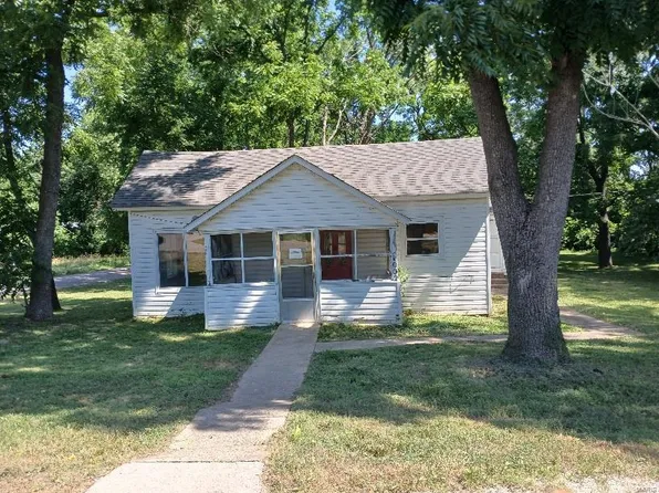 1002 W Ellis St, Salem, MO 65560