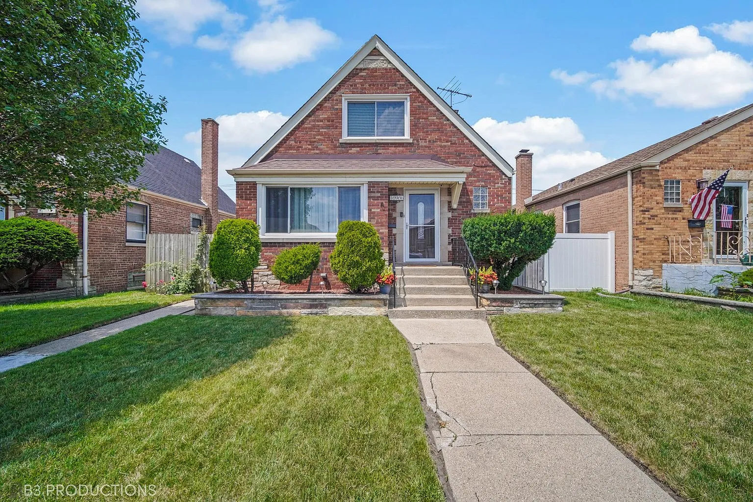 10906 S Avenue L photo 1