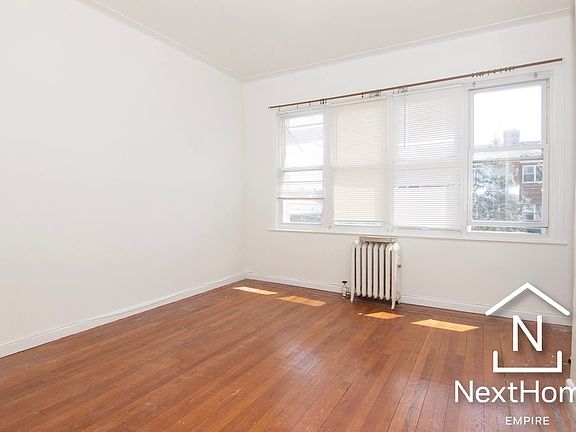 5th image of 2142 42nd St #2