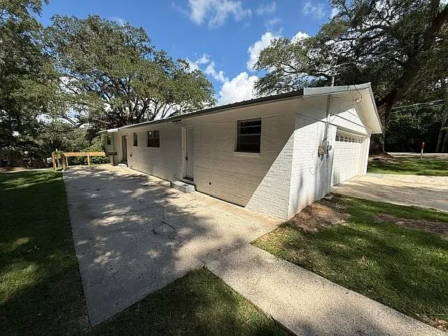3 bed, 2.0 bath, 1546 sqft, $2,000 — Photo 4