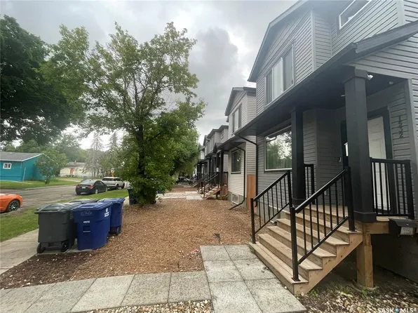 1530 B AVENUE N, Saskatoon, SK S7L 1H1