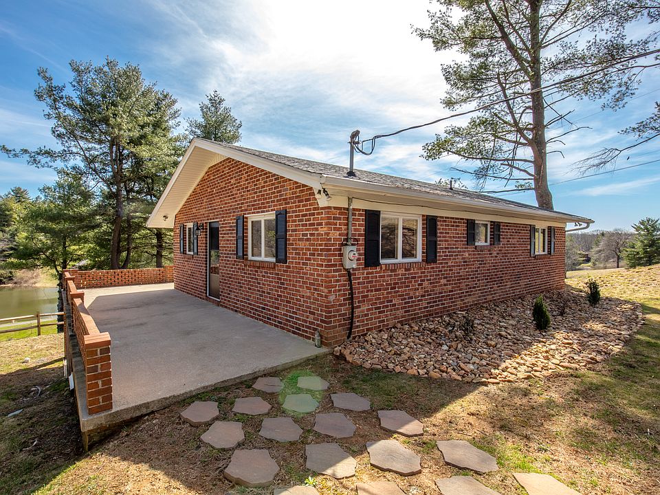 1st image of 373 Skyland Lakes Dr
