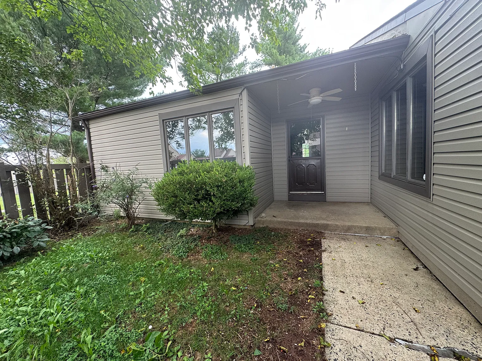 3 bed, 1276 sqft, $2,495 — Photo 2