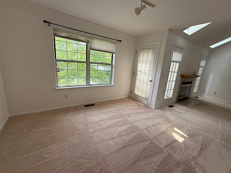4356 Pine Ridge Ct — Photo 3