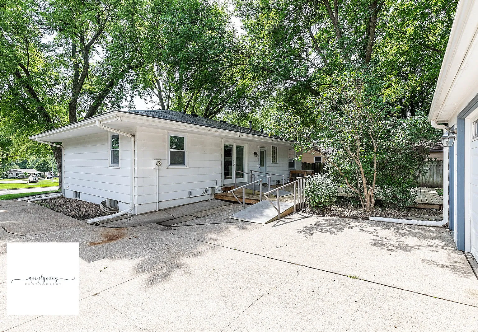 3 bed, 1064 sqft, $1,975 — Photo 4