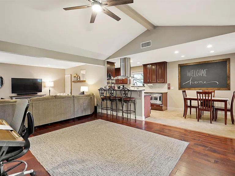 10710 Overbrook Ln — Photo 8