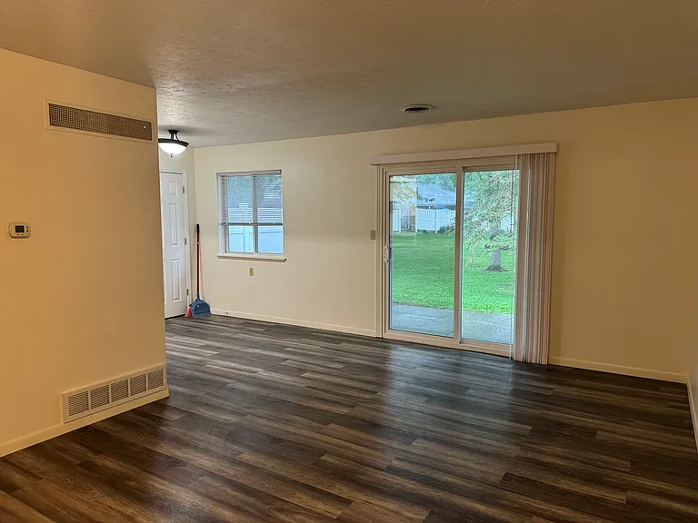 101 Parsons St #F — Photo 2