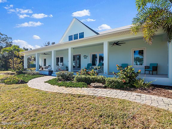 3rd image of 3875 Indian River Dr
