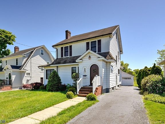 3rd image of 21 Ivanhoe Ave