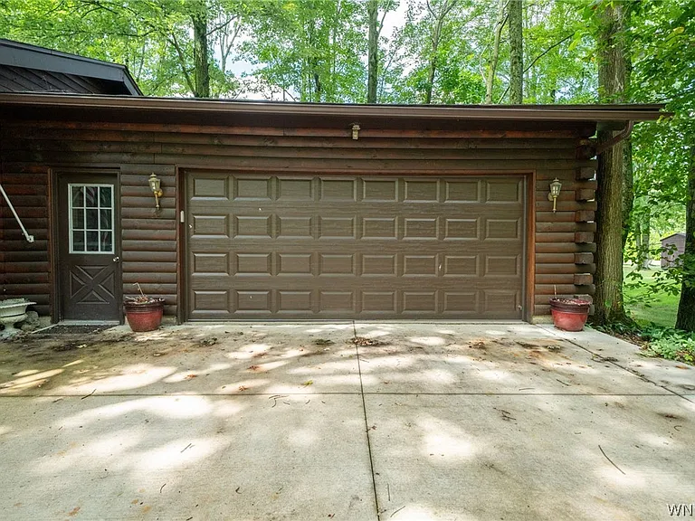 8376 Cobblestone Ct — Photo 6