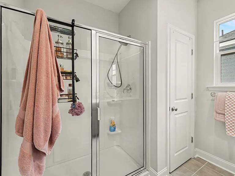 341 Chapman Cir — Photo 14