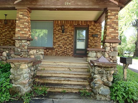 3rd image of 204 N Sophie St