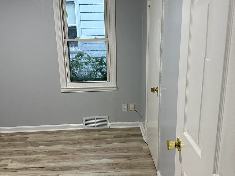 2236 John B Ave — Photo 5