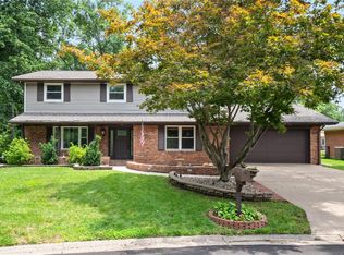 209 Warrensburg Dr, Belleville, IL 62223