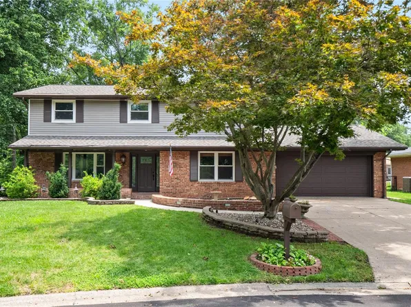 209 Warrensburg Dr, Belleville, IL 62223