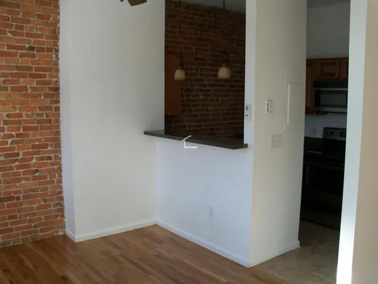 21 Cortes St #10 — Photo 9