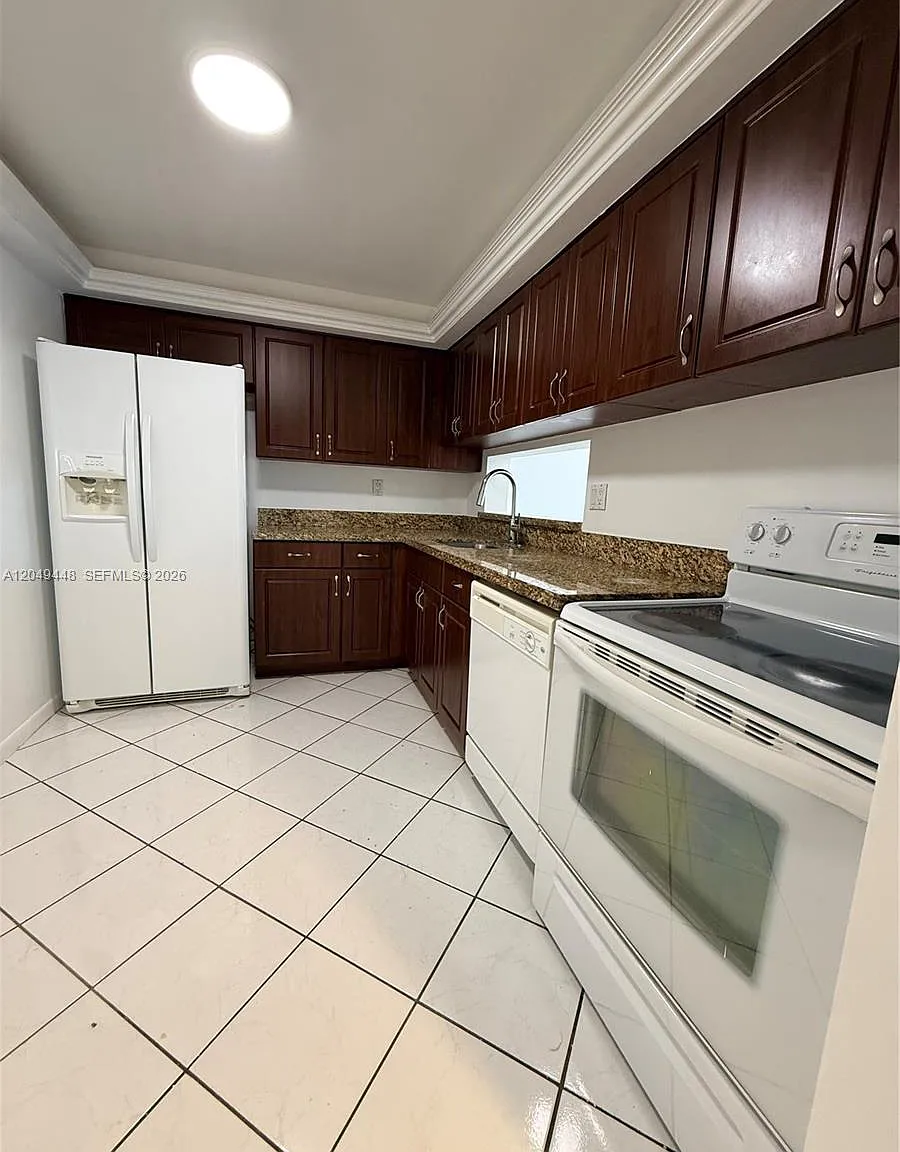 2 bed, 965 sqft, $1,950 — Photo 4