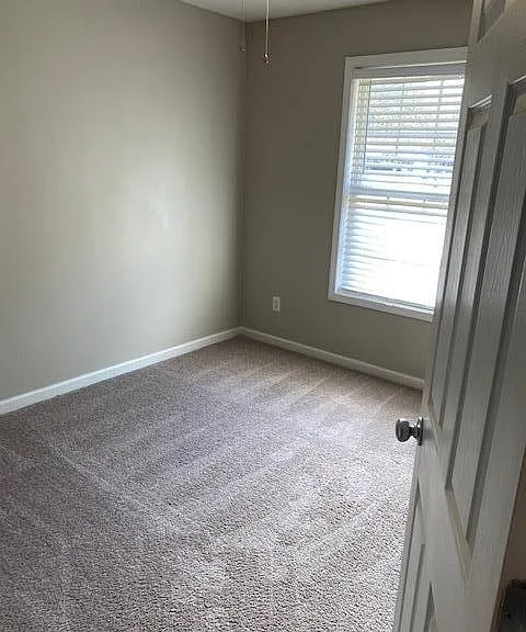 1261 Glastonbury Rd — Photo 13