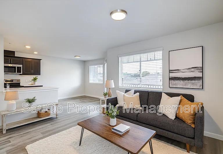 2564 Hawthorne St #304 — Photo 6