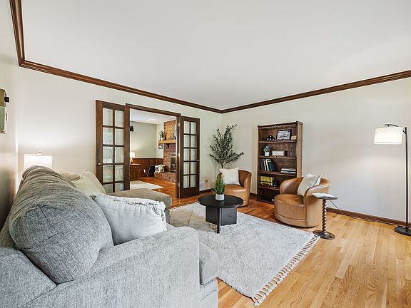 5th image of 1628 Trent Ave