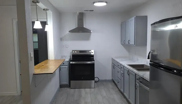 708 Truman St #A — Photo 15