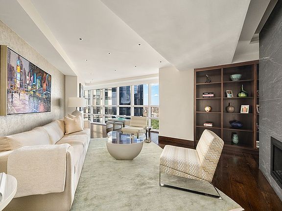 2nd image of 146 W 57th St #54AB