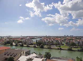 5950 Pelican Bay Plz APT 904, Saint Petersburg, FL 33707