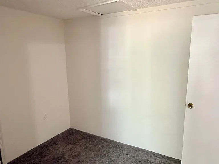 1732 Farmington Ct — Photo 14