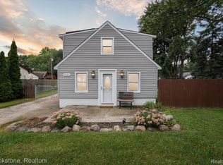 3036 Longview Ave, Rochester Hills, MI 48307