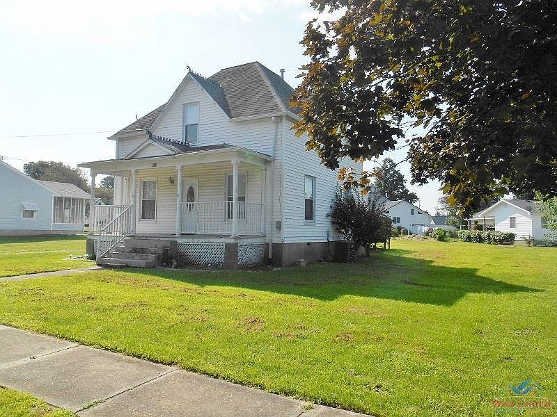 2nd image of 305 W Short St