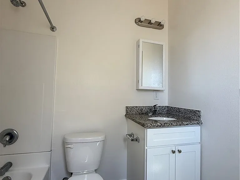 1085 Hoffman Ave #15 — Photo 10