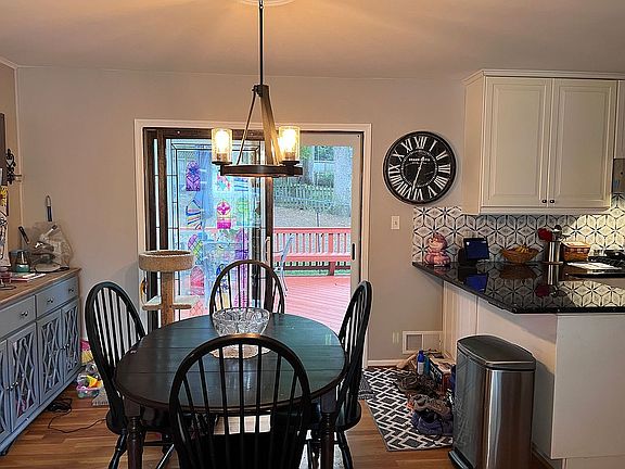 Eat-In Kitchen space