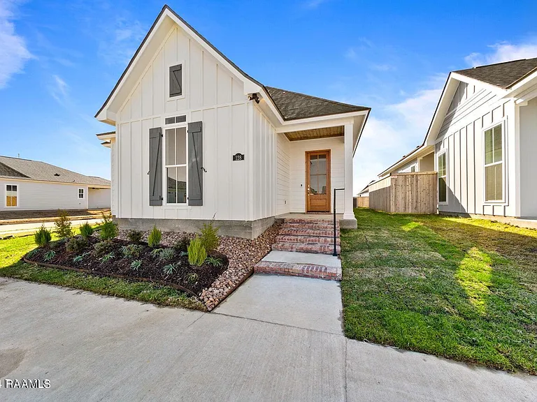 128 Oak Village Dr — Photo 14