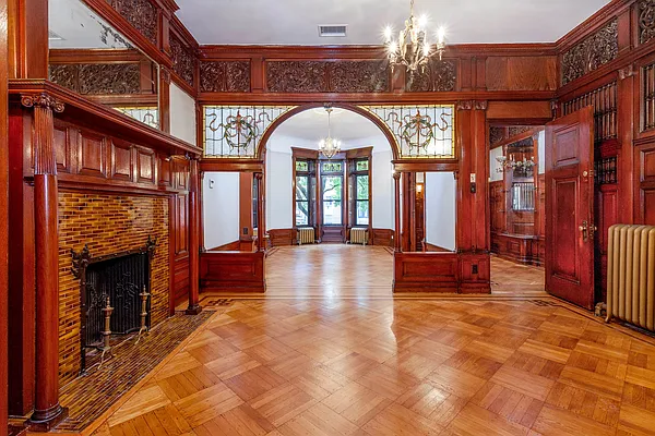 Sold by Avenue Sotheby's International Realty | media 4